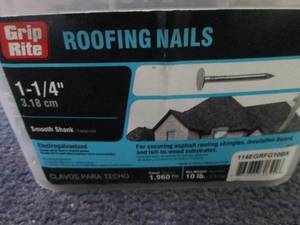lot 8 image: 10 lb Grip Rite 1 14inch Roofing N...