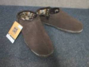 lot 16 image: Size 12 Muk Luks Mens Slippers...
