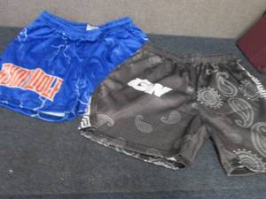 lot 76 image: 2 Mens Large NWT Gym Wolf Shorts...