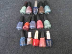 lot 108 image: 15 each Assorted Fingernail Polish...
