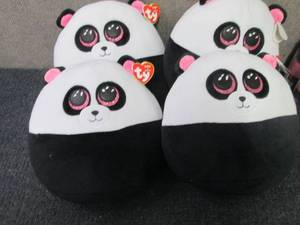 lot 117 image: 4 Ty Squishies...