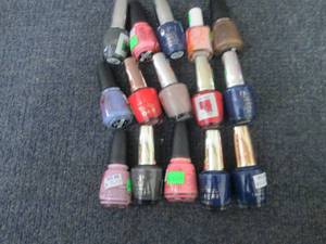 lot 135 image: 15 each Assorted Fingernail Polish...