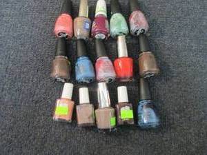 lot 162 image: 15 each Assorted Fingernail Polish...