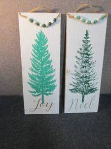 lot 190 image: 2- Holiday Wall Hangings...