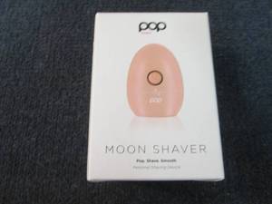 lot 276 image: Pop Sonic Moon Shaver) - Face & Bod...
