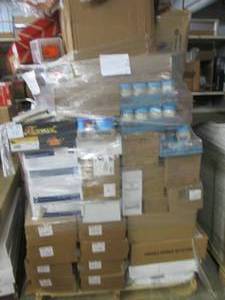 lot 325 image: Pallet of Assorted  UnsoldUnclaime...