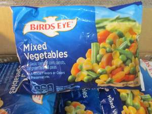 lot 336 image: AA 12- 16 oz FROZEN Birds Eye Mixe...
