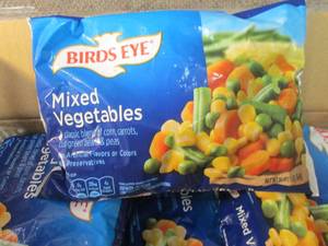 lot 341 image: AA 12- 16 oz FROZEN Birds Eye Mixe...