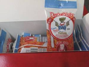 lot 422 image: 10- 4 oz Dees Nuts Ranch Siracha P...