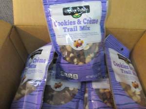lot 439 image: 6- Clover Valley Cookies & Crme T...