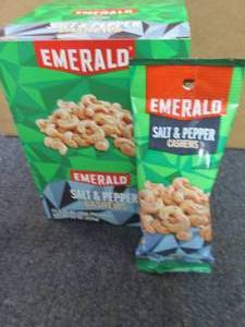 lot 450 image: 12- 1.25 oz Emerald Salt & Pepper C...