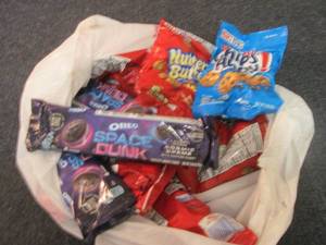 lot 464 image: 12 pks Assorted Cookies...