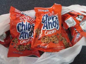 lot 465 image: 12- 3 oz Chips Ahoy Chewy...