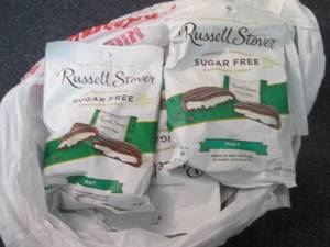 lot 472 image: 6- 3 oz Russell Stover Sugar Free C...