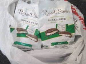 lot 474 image: 6- 3 oz Russell Stover Sugar Free C...