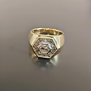 lot 6 image: Mens 14K Gold Ring with Round Brilliant Cut Diamond and Full Cut Diamonds