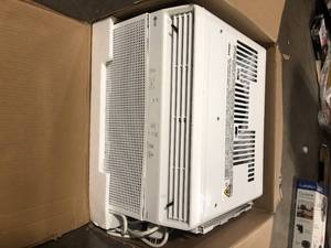 LG 8,000 BTU, 115 Volts, Window Smart Air Conditioner Cools 350 sq. ft. with Remote, WiFi Enabled in White Customer Returns See Pictures
