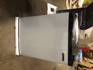 Magic Chef 2.6 cu. ft. Mini Fridge in Stainless Look  Customer Returns See Pictures