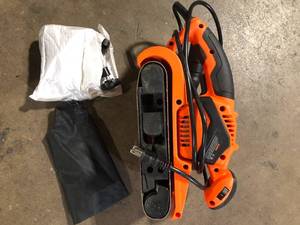 VEVOR Belt Sander 7 AMP 3 in. x 21 in. Corded Bench Sander 6 Speeds with 2 in 1 Vacuum Adapter 80 Grit Belt for Woodworking    Customer Returns See Pictures