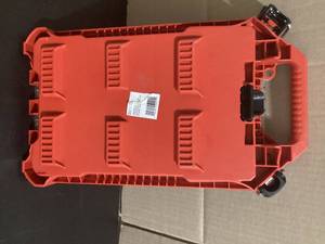 Milwaukee PACKOUT 5-Compartment Low-Profile Compact Small Parts Organizer    Customer Returns See Pictures