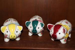 lot 1 image: (3) Lefton Rare Quality 1950s George Z Lefton Patchwork Pig Piggy Banks...