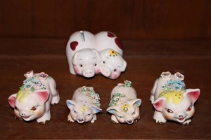 lot 14 image: (2) Lefton 1980s Japan Fine China Pig Piggy Banks, Pig S & P Set All wHand-Painted Applied Flowers, One Double Twin Heart Piggy Bank