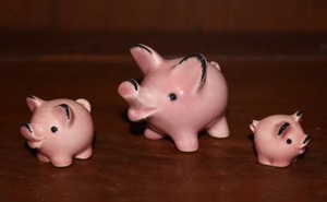 lot 32 image: (3) Rare Find... Goebel West Germany 1950-60s Miniature Pink Pig Family Hand-Painted Porcelain