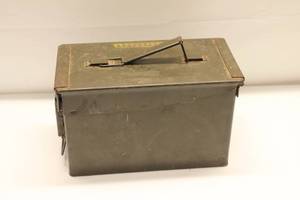 lot 3 image: Vintage Metal Ammunition Box