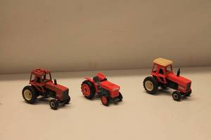 lot 34 image: Lot of 7 Vintage Diecast Metal Farm and Construction Equipment Toys