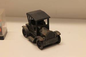lot 35 image: Lot of Vintage Model Cars - 6 Pieces
