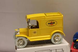 lot 50 image: Lot of 5 Die-Cast Vintage Model Trucks - Pennzoil, Sunoco, National Street Rod Association, Amoco Red Crown
