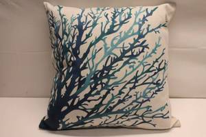lot 61 image: Set of 3 Decorative Throw Pillows