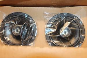 lot 129 image: Polk Audio AB610 CeilingWall Mounting Loudspeakers - Pair