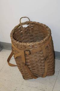 lot 128 image: Vintage Woven Basket Backpack with Shoulder Straps