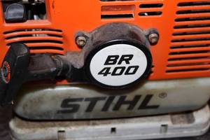 lot B-155 image: Stihl BR 400 Backpack Leaf Blower