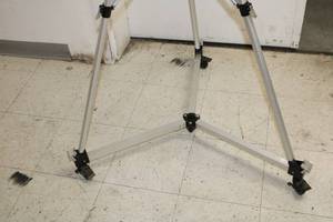 lot 205 image: SV-Kenlock Tripod Stand