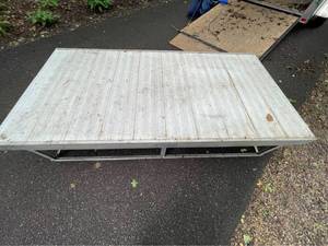 lot AA-207 image: Duralift Aluminum Dock (8) 4x8 on frames