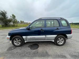 2002 Chevrolet Tracker LT - 4X4 - 2 OWNERS