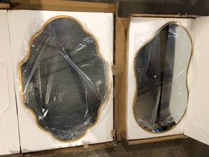 lot 46 image: Lot of Assorted Mirrors Various Models and Conditions  Customer Returns See Pictures