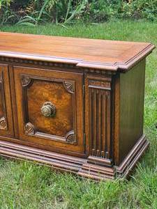 lot 66 image: Vintage Heritage Entertainment Stand with Record Filer