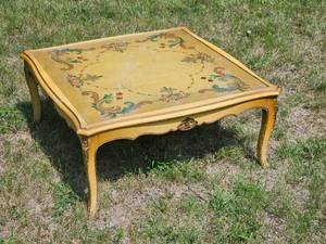 lot 13 image: Vintage Italian Provincial Cocktail Table