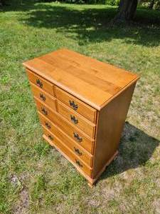 lot 70 image: Five Drawer Bedroom Dresser