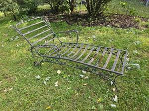lot 36 image: Wrought Iron Patio Chaise