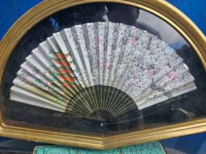lot 125 image: Beautiful Shadowbox Asian Fan
