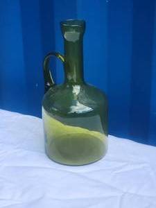 lot 145 image: MCM Fine Studio Art Glass Carafe - Green Handled