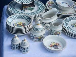 lot 144 image: Villeroy & Bosch Fine China Set - Melina - Basket - (43)