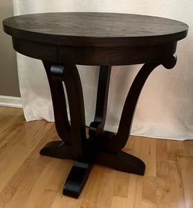 lot 48 image: Pretty Dark Wood Side Table  End Table