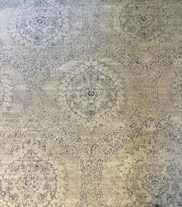 lot 39 image: Safavieh Carnegie Rug