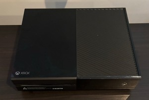 lot 97 image: XBox One 1540 Gaming Console