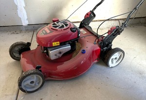 lot 20A image: Sears Craftsman Lawnmower